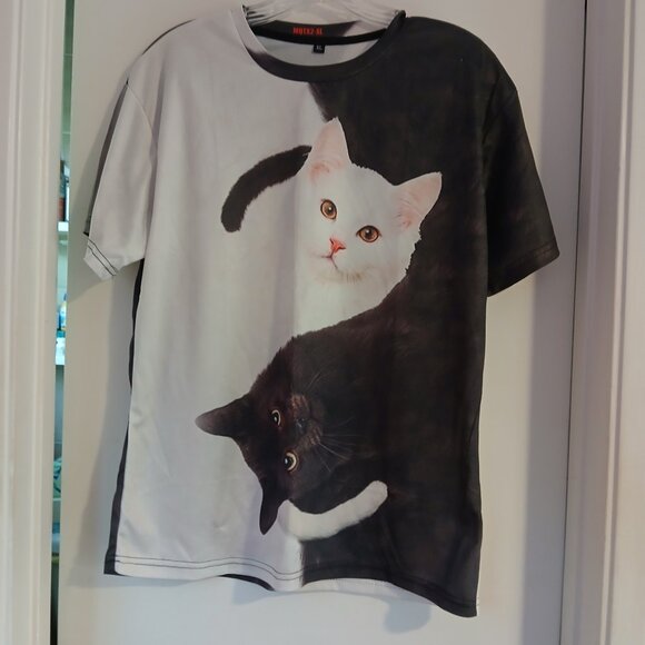 Yin Yang Black White Kitty Short Sleeve Tee SZ XL NWOT - Picture 1 of 6